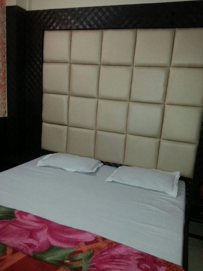 Silver Palace Hotel New Delhi Buitenkant foto