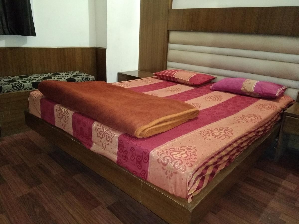Silver Palace Hotel New Delhi Buitenkant foto