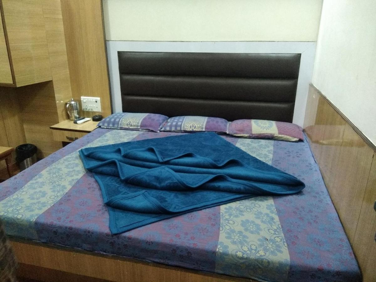 Silver Palace Hotel New Delhi Buitenkant foto